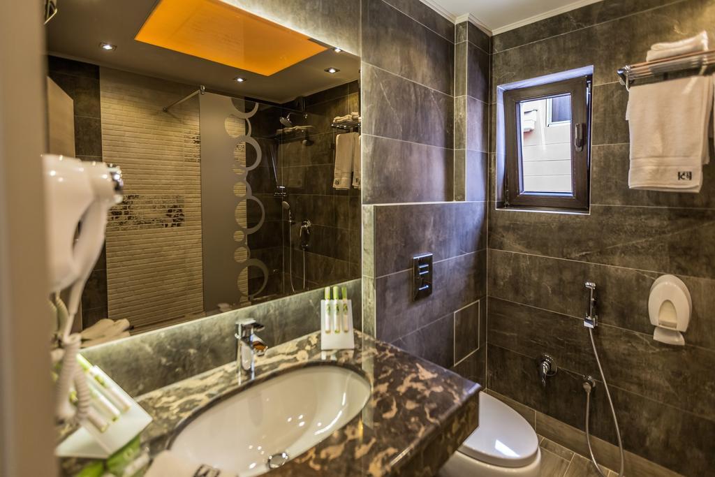 8 1/2 Art Guest House Plovdiv Szoba fotó