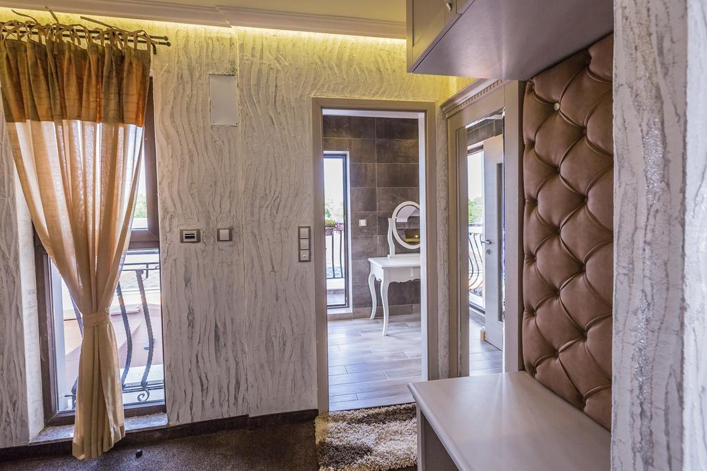 8 1/2 Art Guest House Plovdiv Szoba fotó