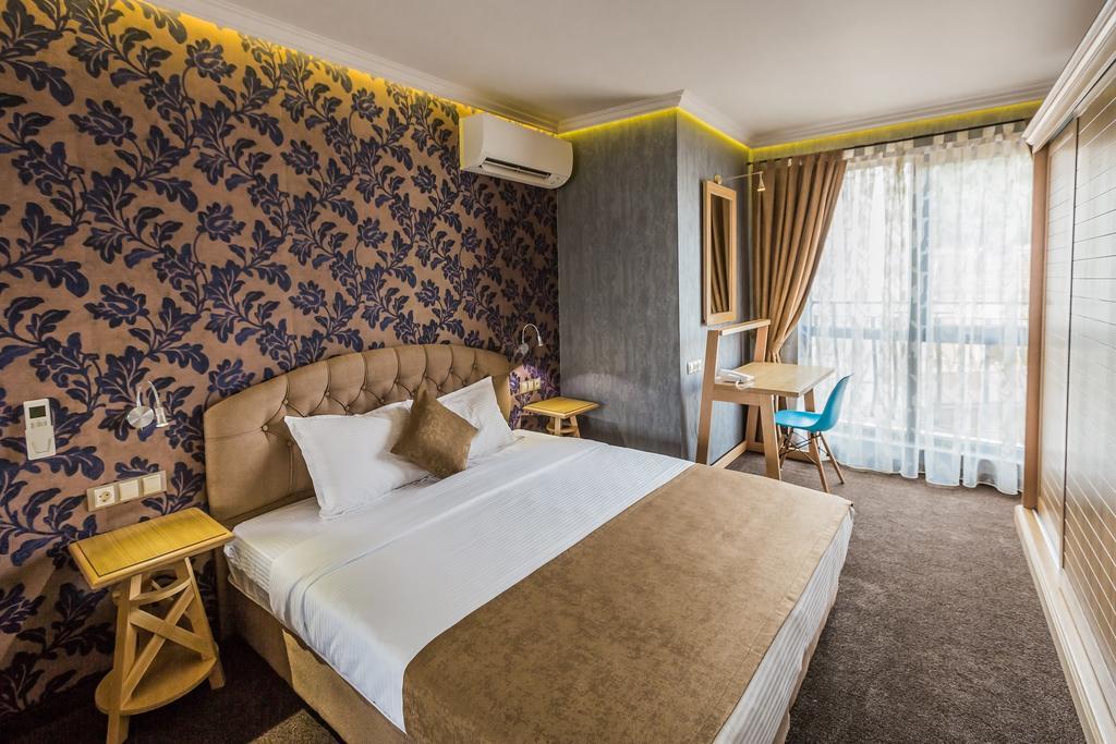 8 1/2 Art Guest House Plovdiv Kültér fotó