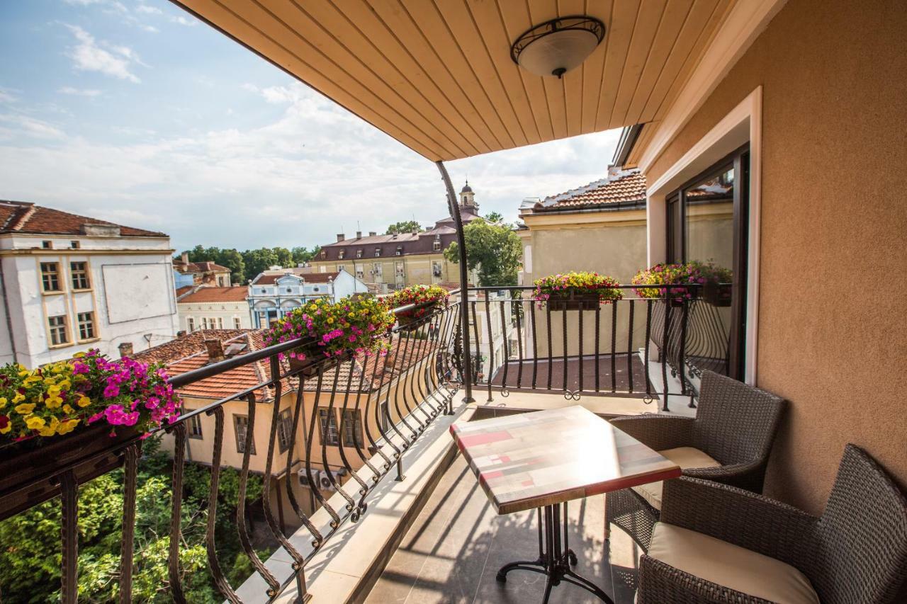 8 1/2 Art Guest House Plovdiv Kültér fotó